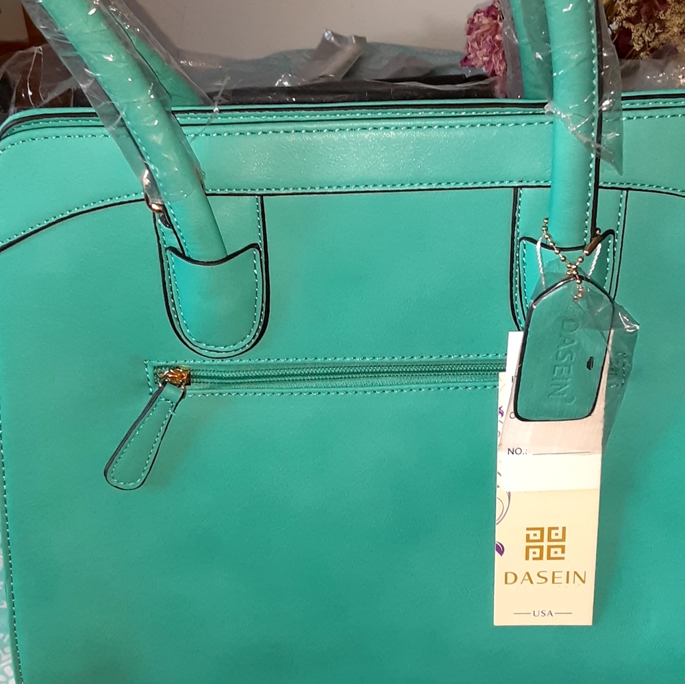 Purses - Picture 4 of 5